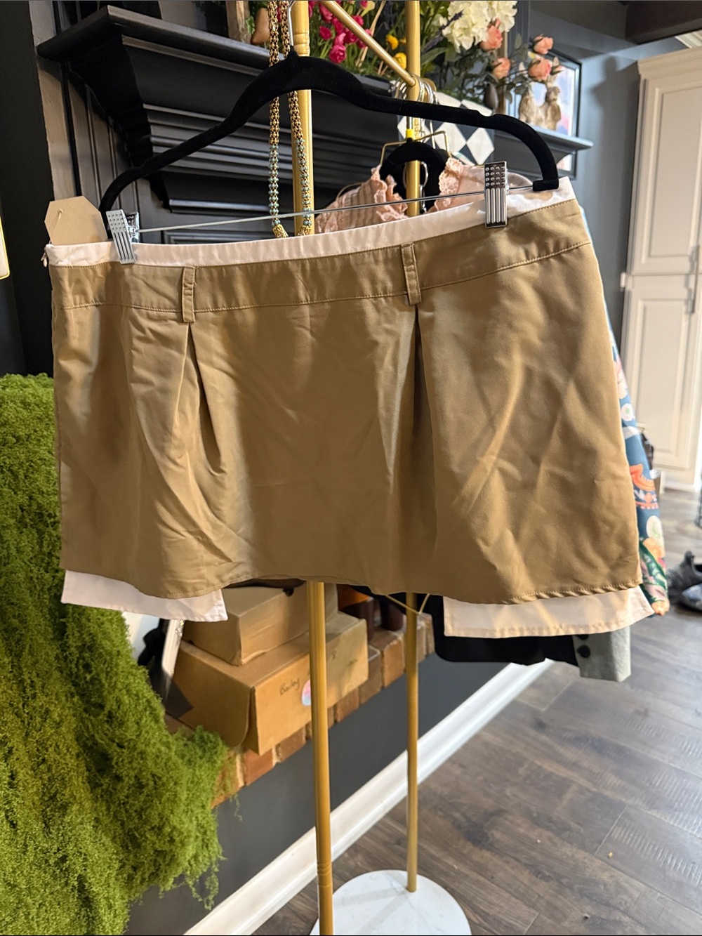 PrettyLittleThing Khaki Layered Pleat Mini Skort
